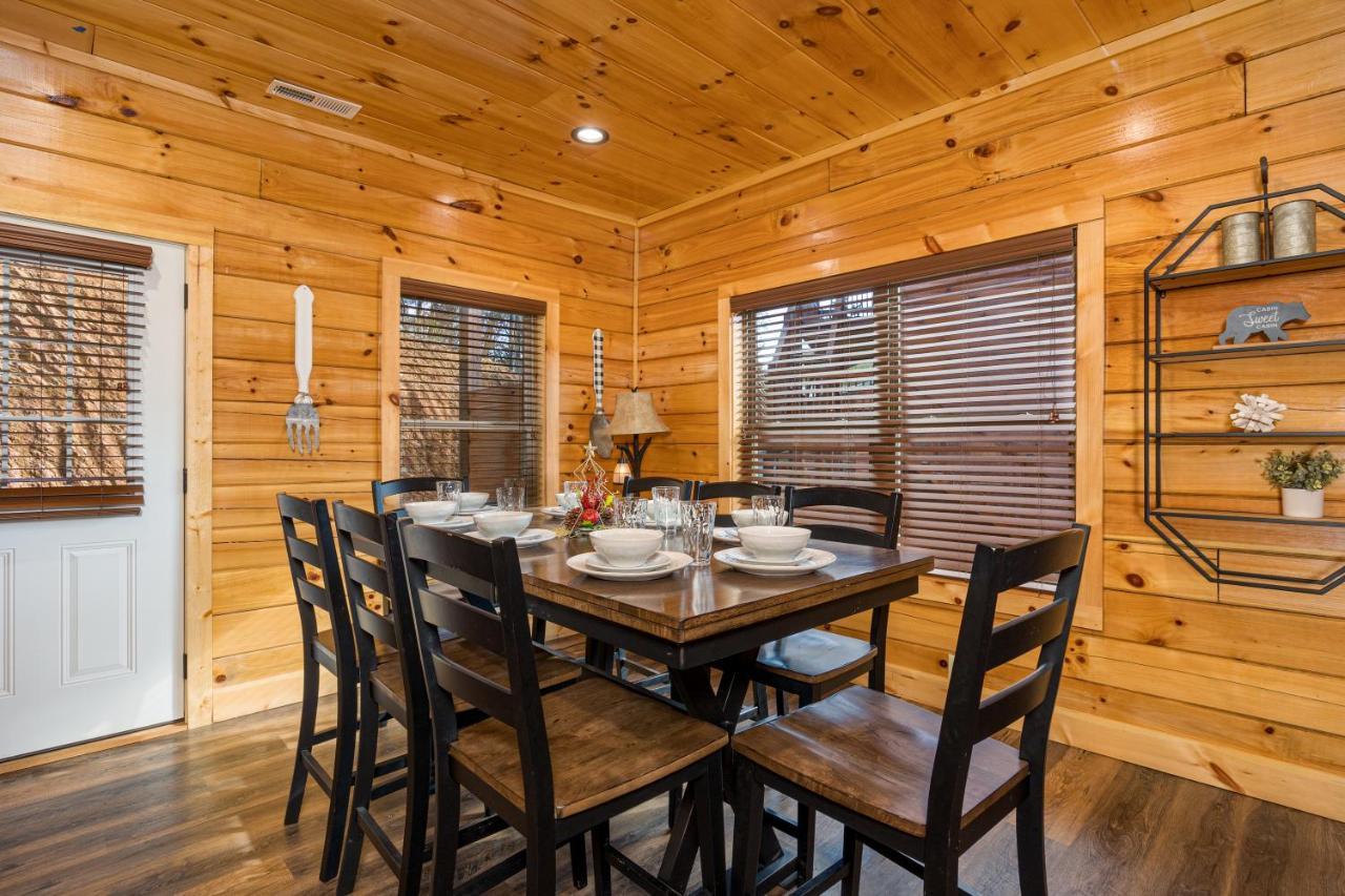 5Bd5B Escape Cabin With 2 Hottubs, Thtr &Game Rm,1Mi To The Parkway! 4Mi To Dollywood - Spring Deal Pigeon Forge Εξωτερικό φωτογραφία