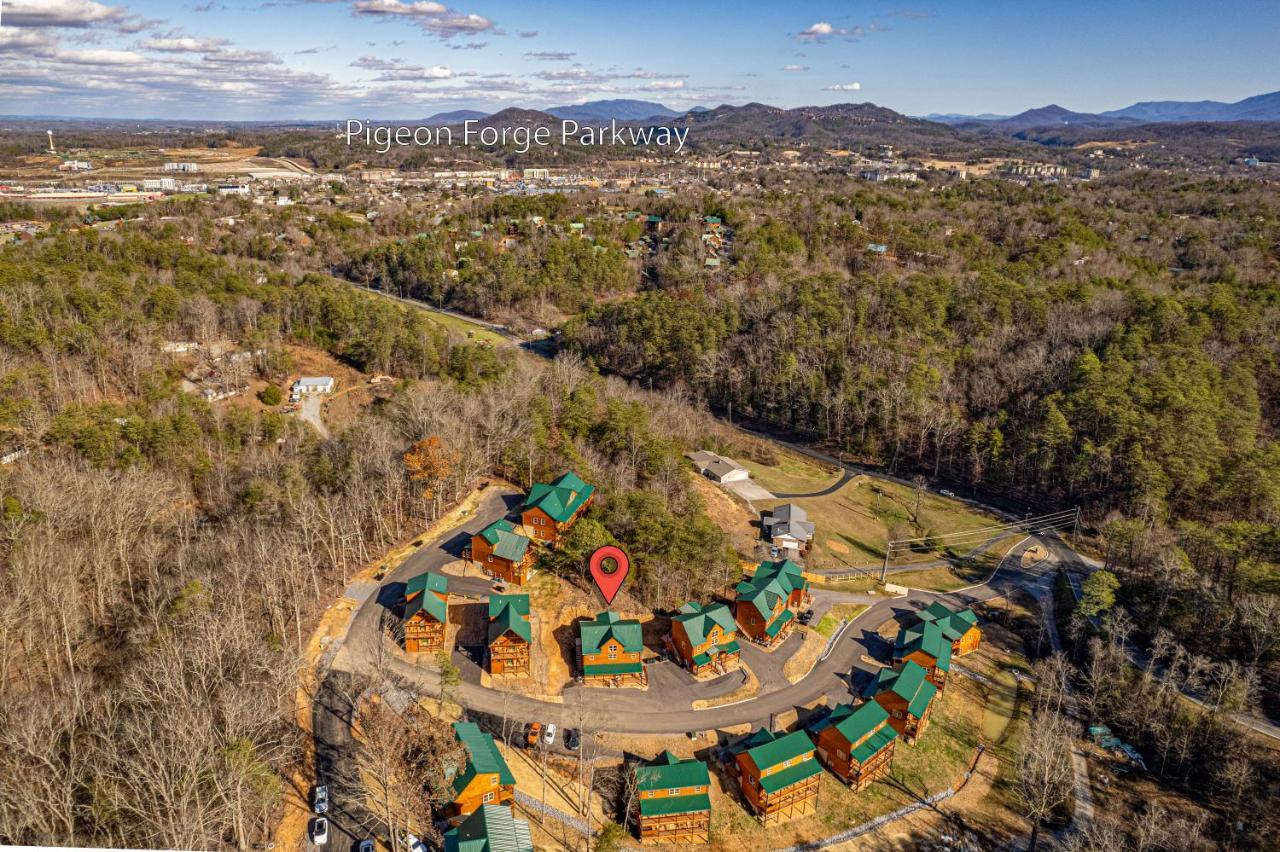 5Bd5B Escape Cabin With 2 Hottubs, Thtr &Game Rm,1Mi To The Parkway! 4Mi To Dollywood - Spring Deal Pigeon Forge Εξωτερικό φωτογραφία