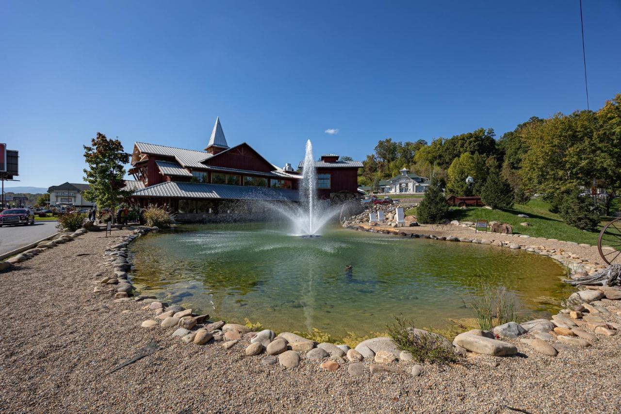 5Bd5B Escape Cabin With 2 Hottubs, Thtr &Game Rm,1Mi To The Parkway! 4Mi To Dollywood - Spring Deal Pigeon Forge Εξωτερικό φωτογραφία