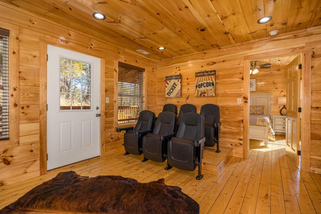 5Bd5B Escape Cabin With 2 Hottubs, Thtr &Game Rm,1Mi To The Parkway! 4Mi To Dollywood - Spring Deal Pigeon Forge Εξωτερικό φωτογραφία