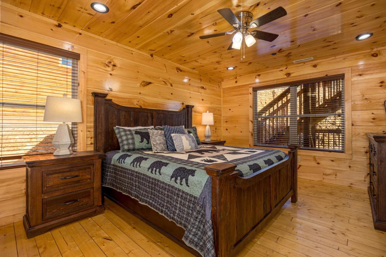 5Bd5B Escape Cabin With 2 Hottubs, Thtr &Game Rm,1Mi To The Parkway! 4Mi To Dollywood - Spring Deal Pigeon Forge Εξωτερικό φωτογραφία