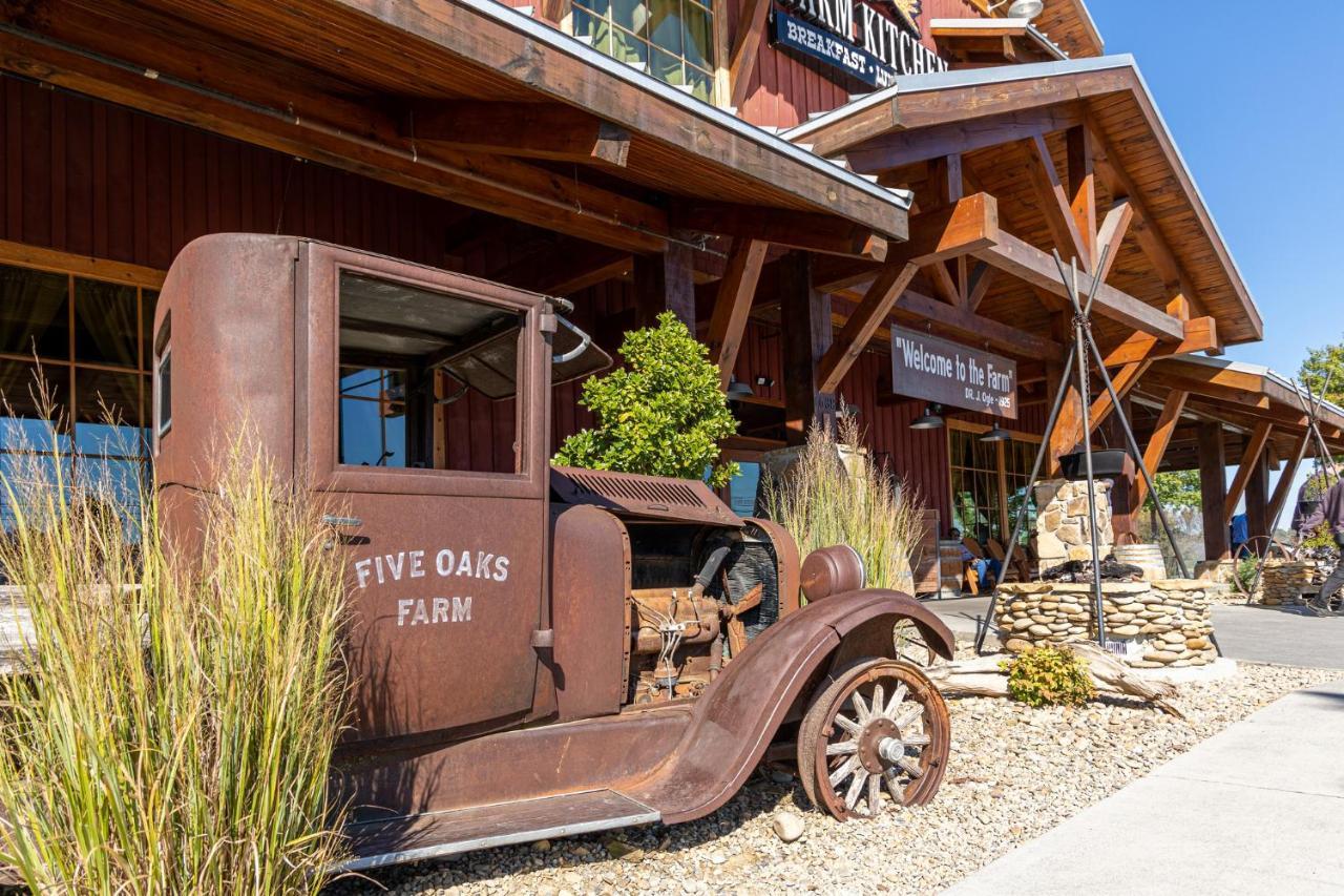 5Bd5B Escape Cabin With 2 Hottubs, Thtr &Game Rm,1Mi To The Parkway! 4Mi To Dollywood - Spring Deal Pigeon Forge Εξωτερικό φωτογραφία